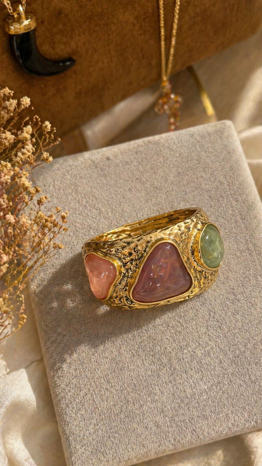 Pulseira Dourada com Pedras Coloridas